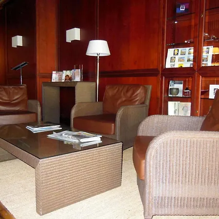 Logis Saint-roch Hotel